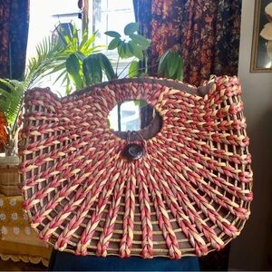 Woven straw tote